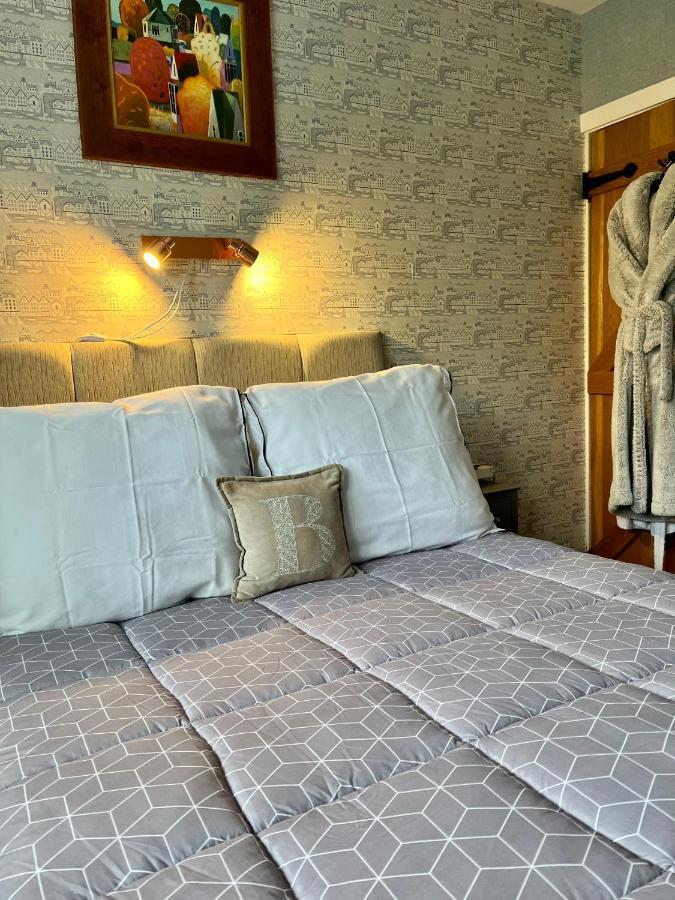 Woodbriar Bed & Breakfast Penmaenmawr ภายนอก รูปภาพ